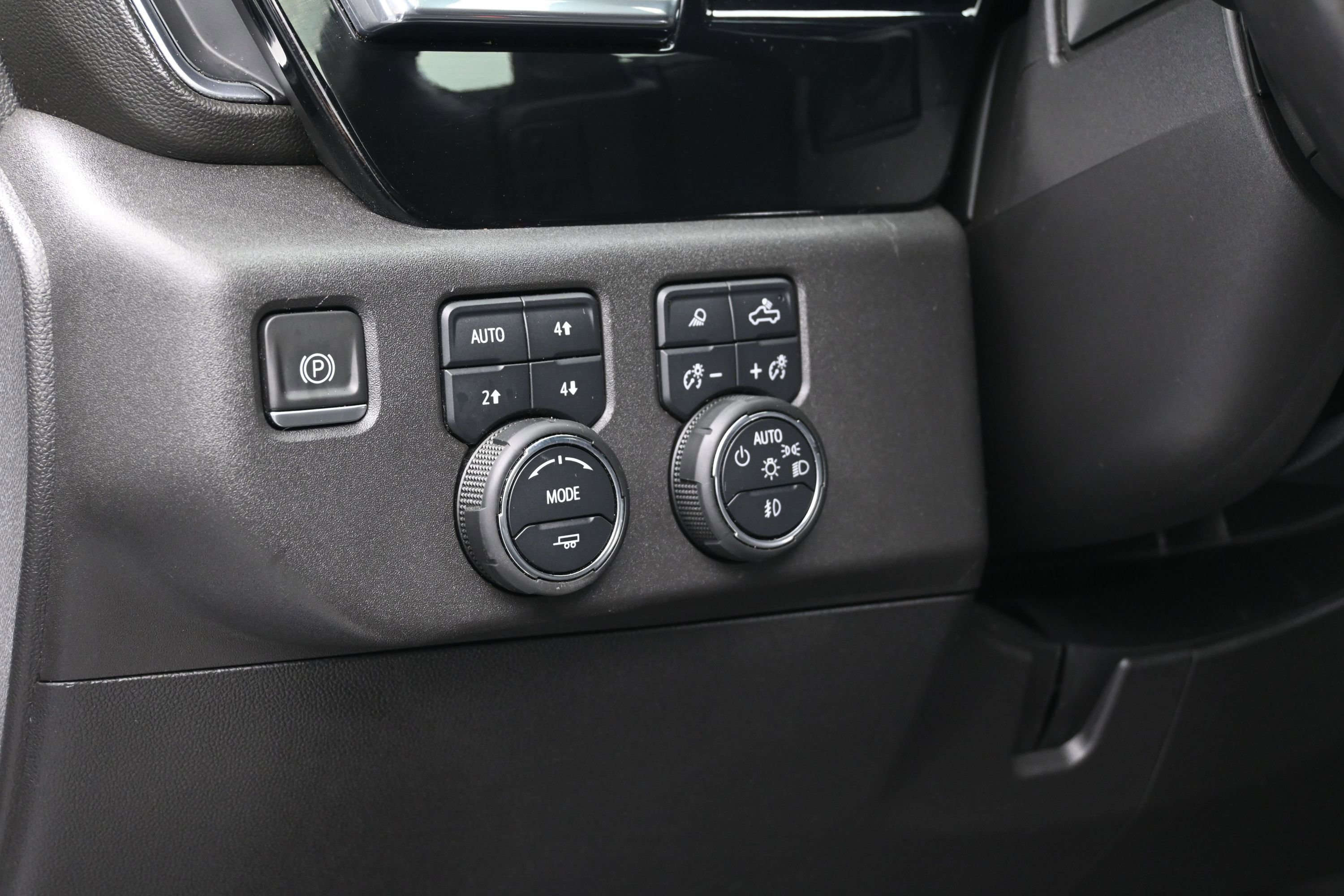 Used 2022 Chevrolet Silverado 1500 LT Trail Boss w/ LT Trail Boss Premium Package AWD/4WD image 23
