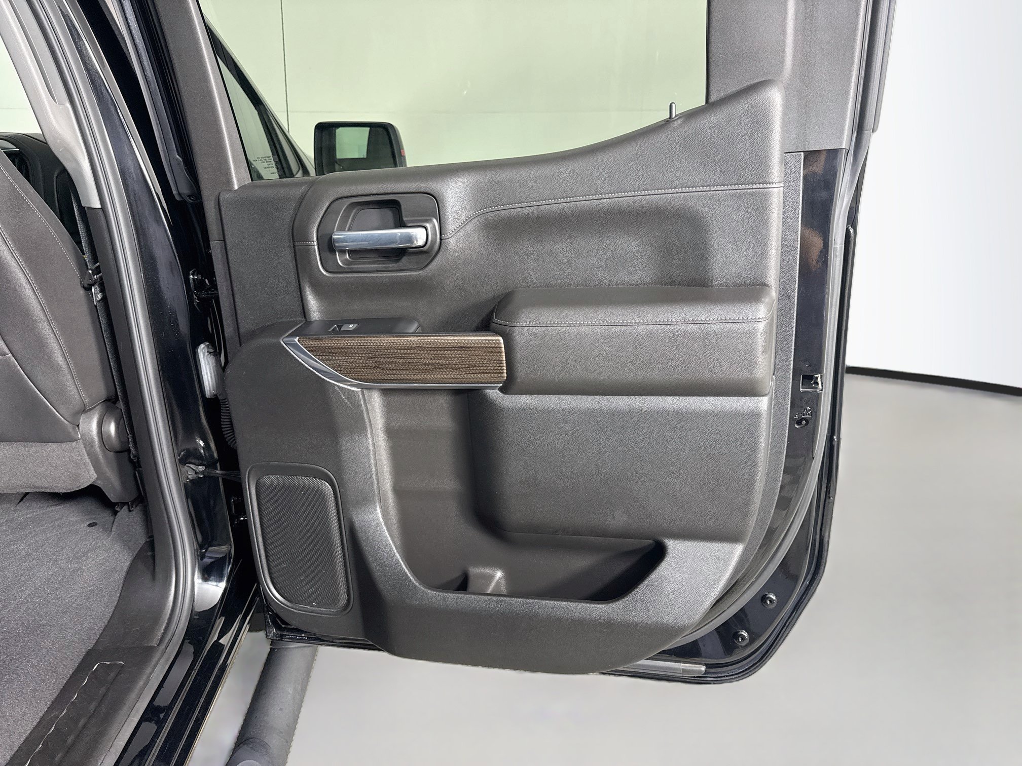 Used 2021 Chevrolet Silverado 1500 RST w/ Redline Edition AWD/4WD image 28