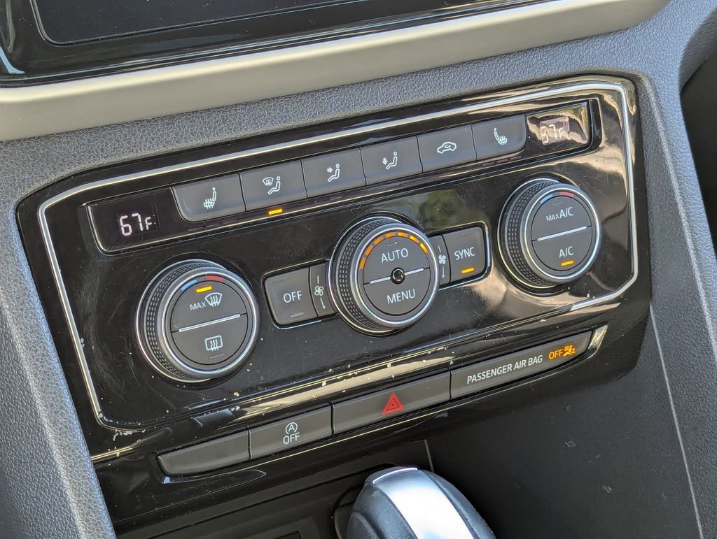 Certified 2022 Volkswagen Atlas Cross Sport SEL R-Line image 20