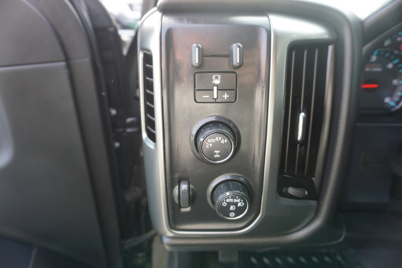 Used 2019 Chevrolet Silverado 1500 LT w/ All Star Edition image 11