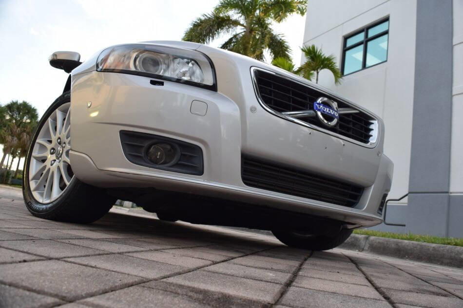 Used 2011 Volvo V50 T5 image 13