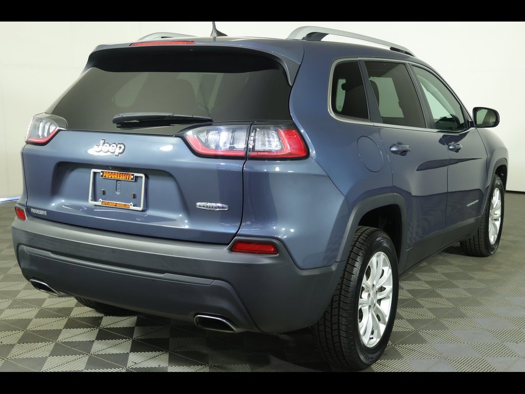 Used 2019 Jeep Cherokee Latitude w/ Popular Appearance Group image 2