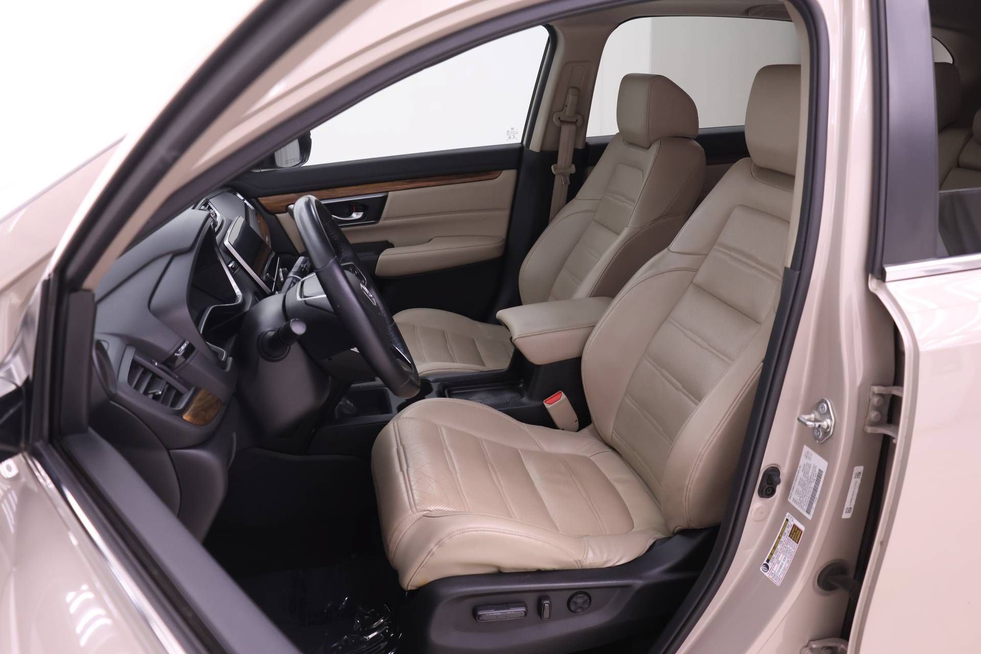 Used 2017 Honda CR-V Touring image 4