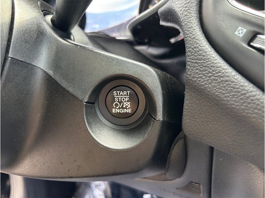 Used 2020 Jeep Compass Latitude w/ Popular Equipment Group FWD image 23