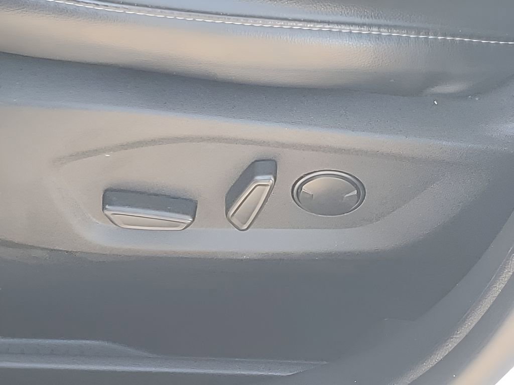 Used 2024 Ford Edge SEL image 29