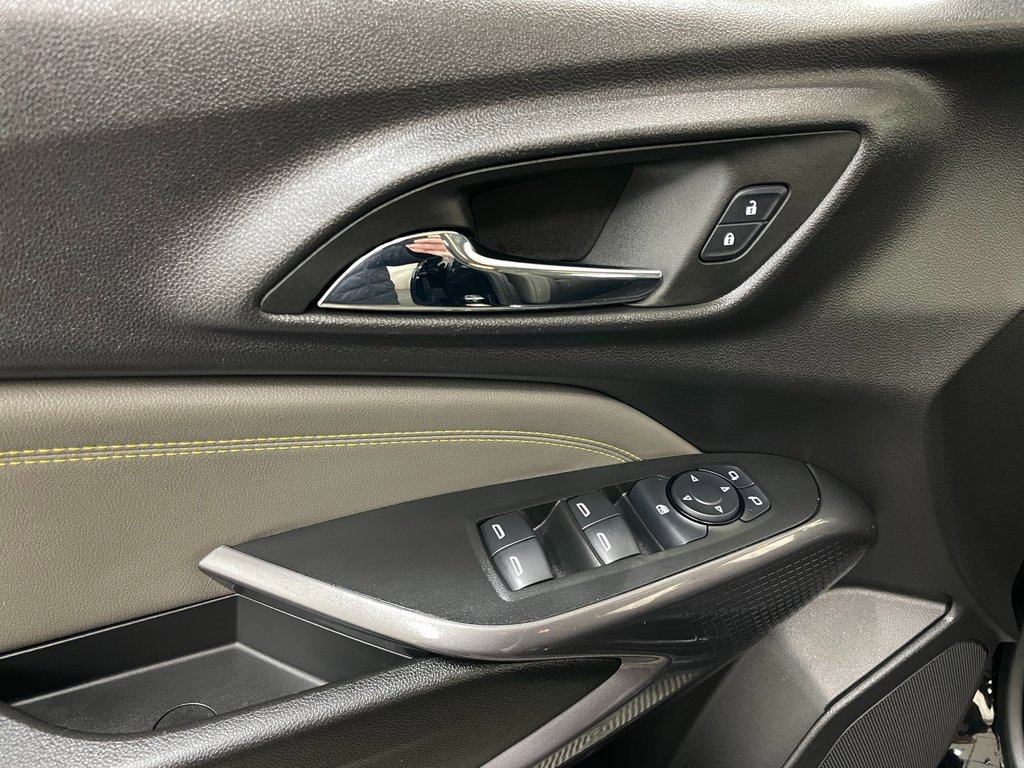 Certified 2024 Chevrolet Trax ACTIV w/ Sunroof Package image 24