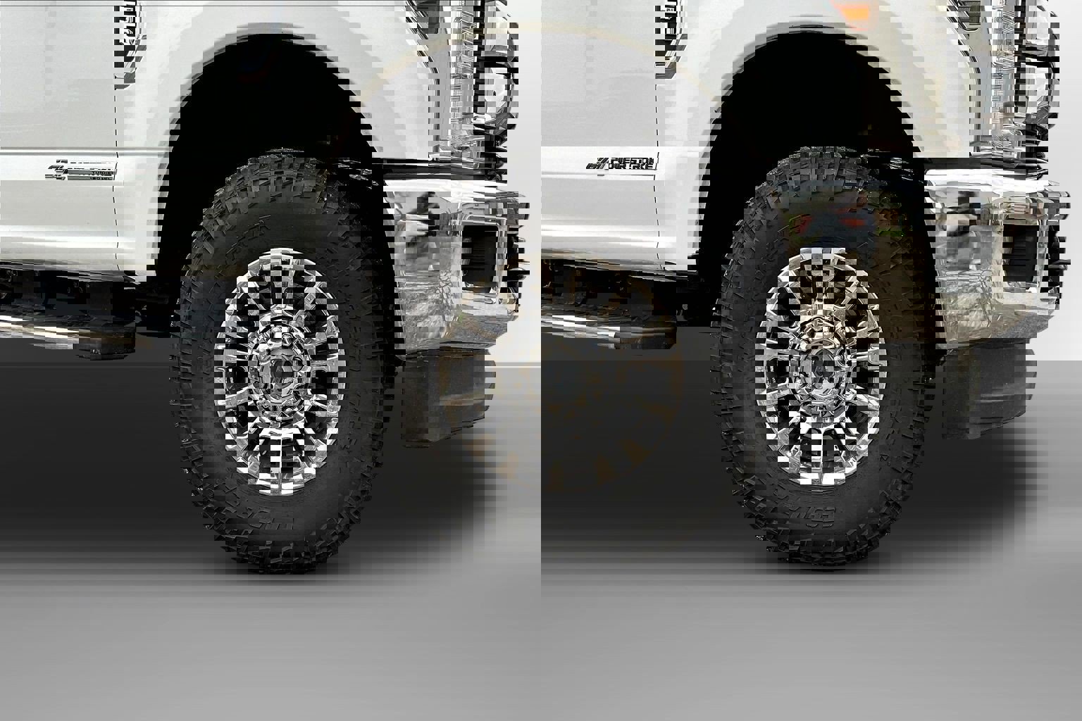 Used 2019 Ford F350 XLT w/ XLT Value Package image 2