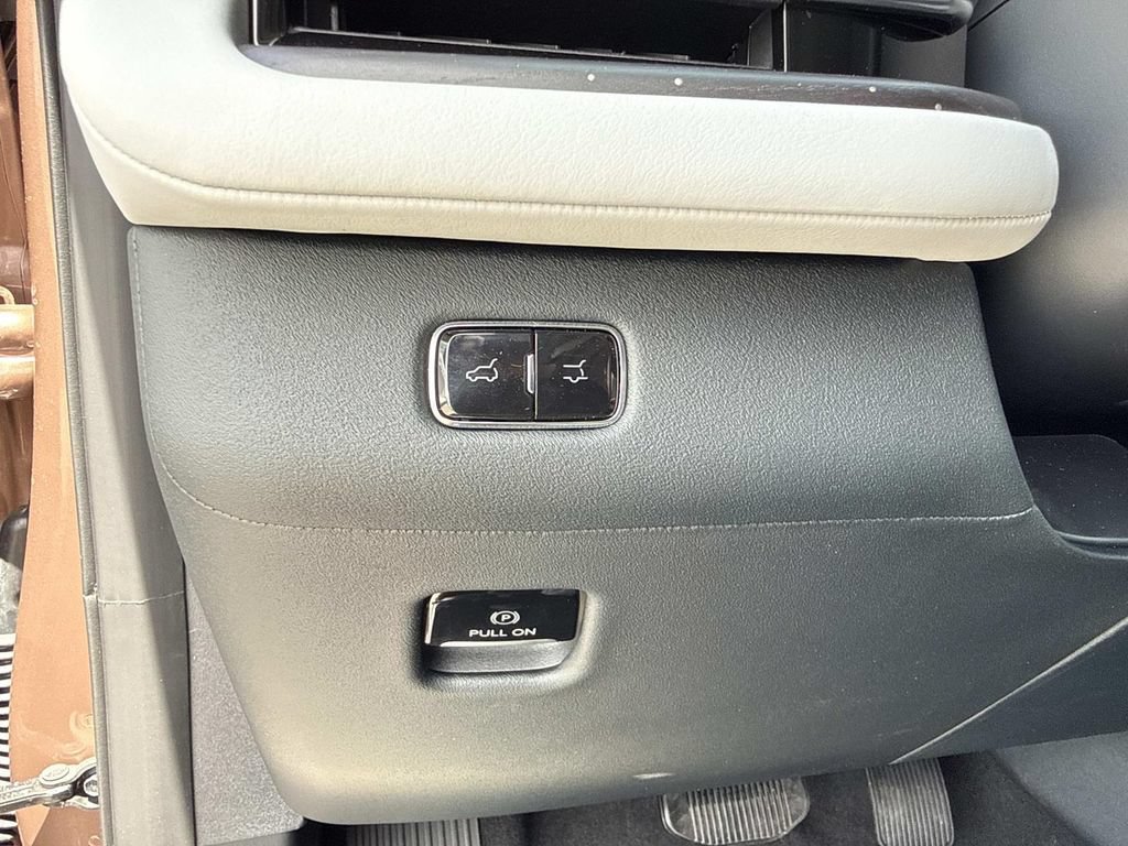 New 2026 Lincoln Navigator L Black Label AWD/4WD image 34