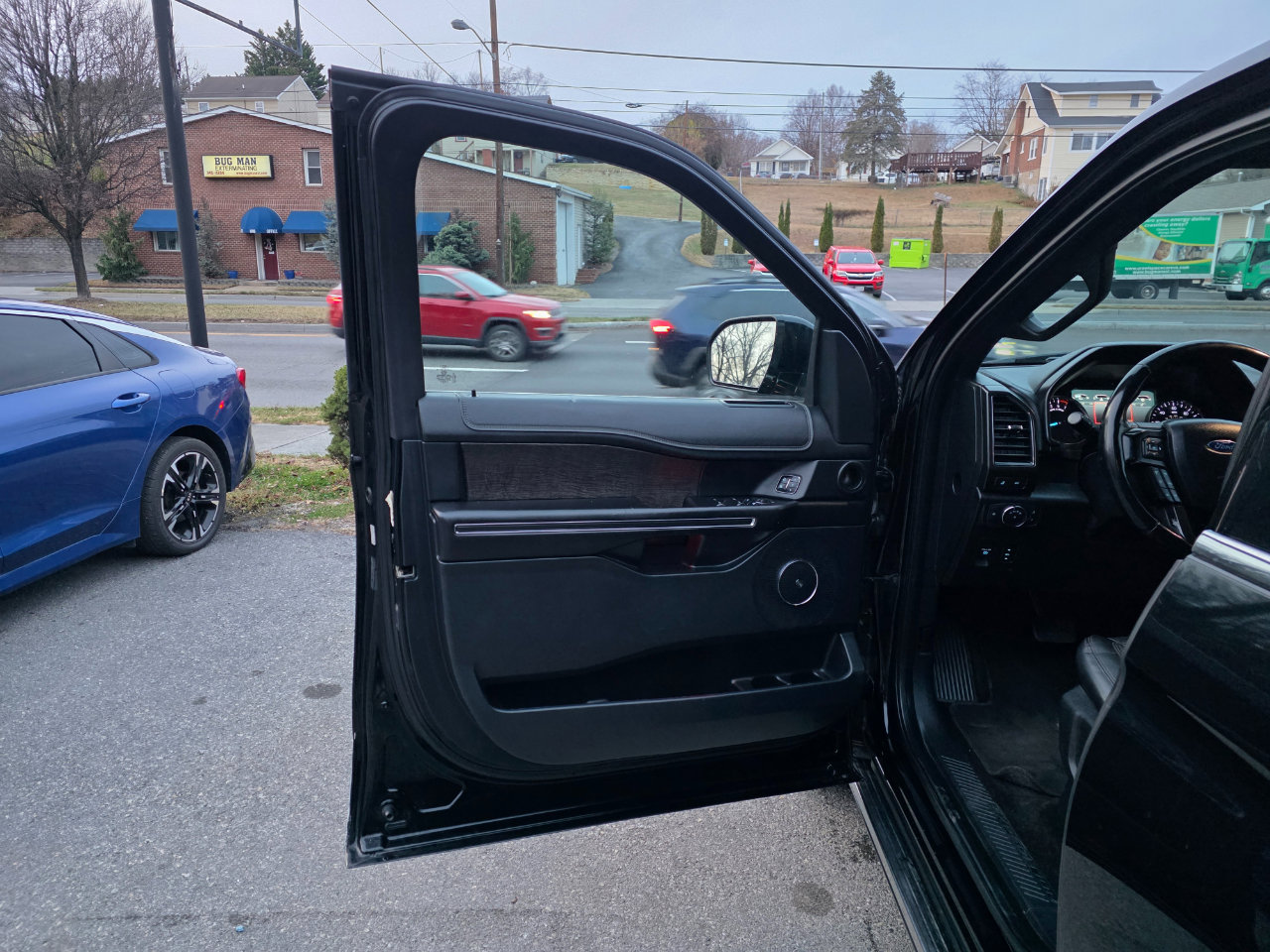 Used 2018 Ford Expedition Limited image 10