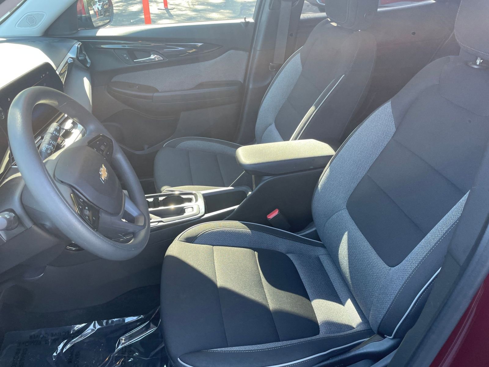 Used 2025 Chevrolet TrailBlazer LT image 32