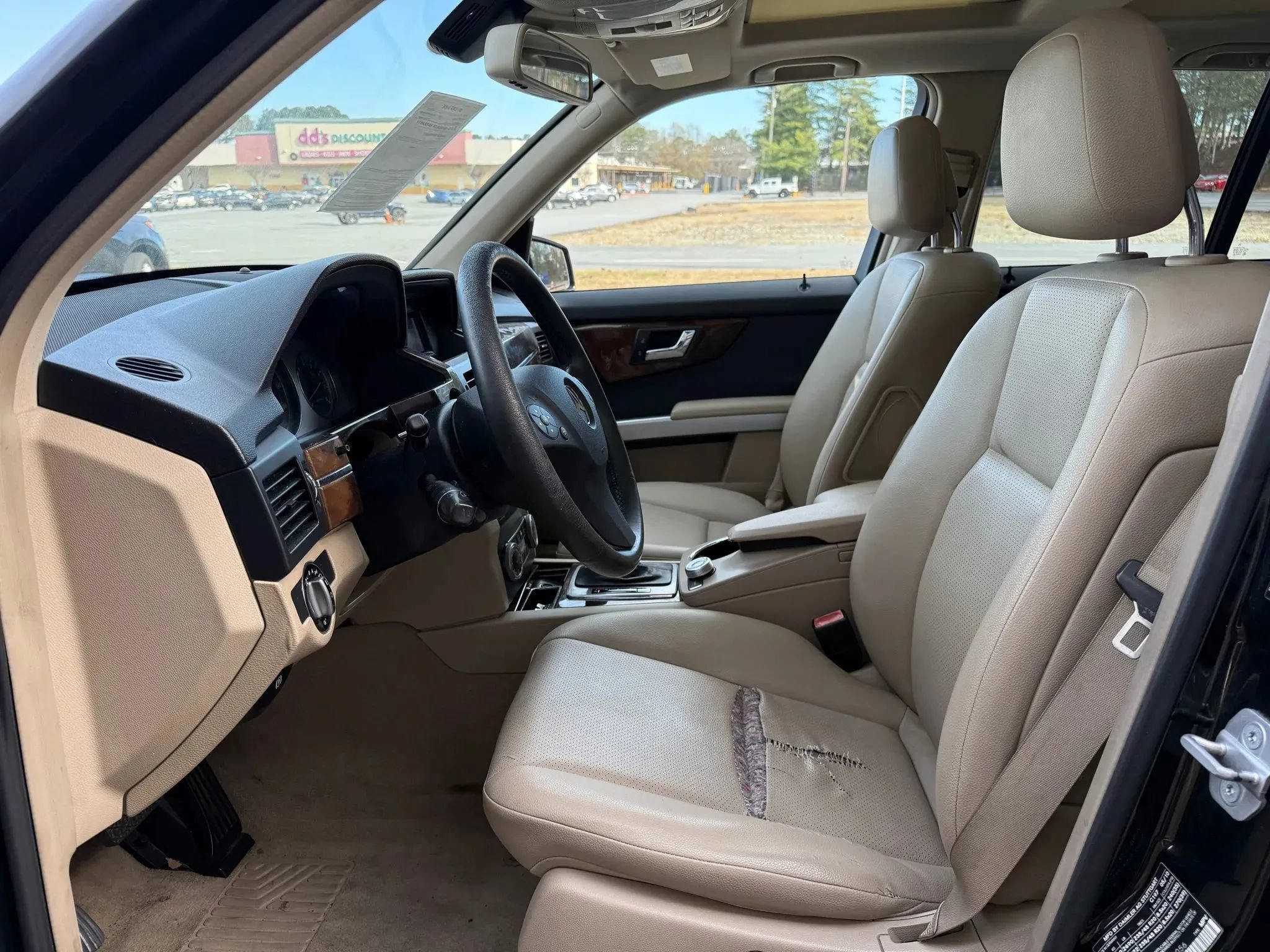 Used 2010 Mercedes-Benz GLK 350 4MATIC image 2