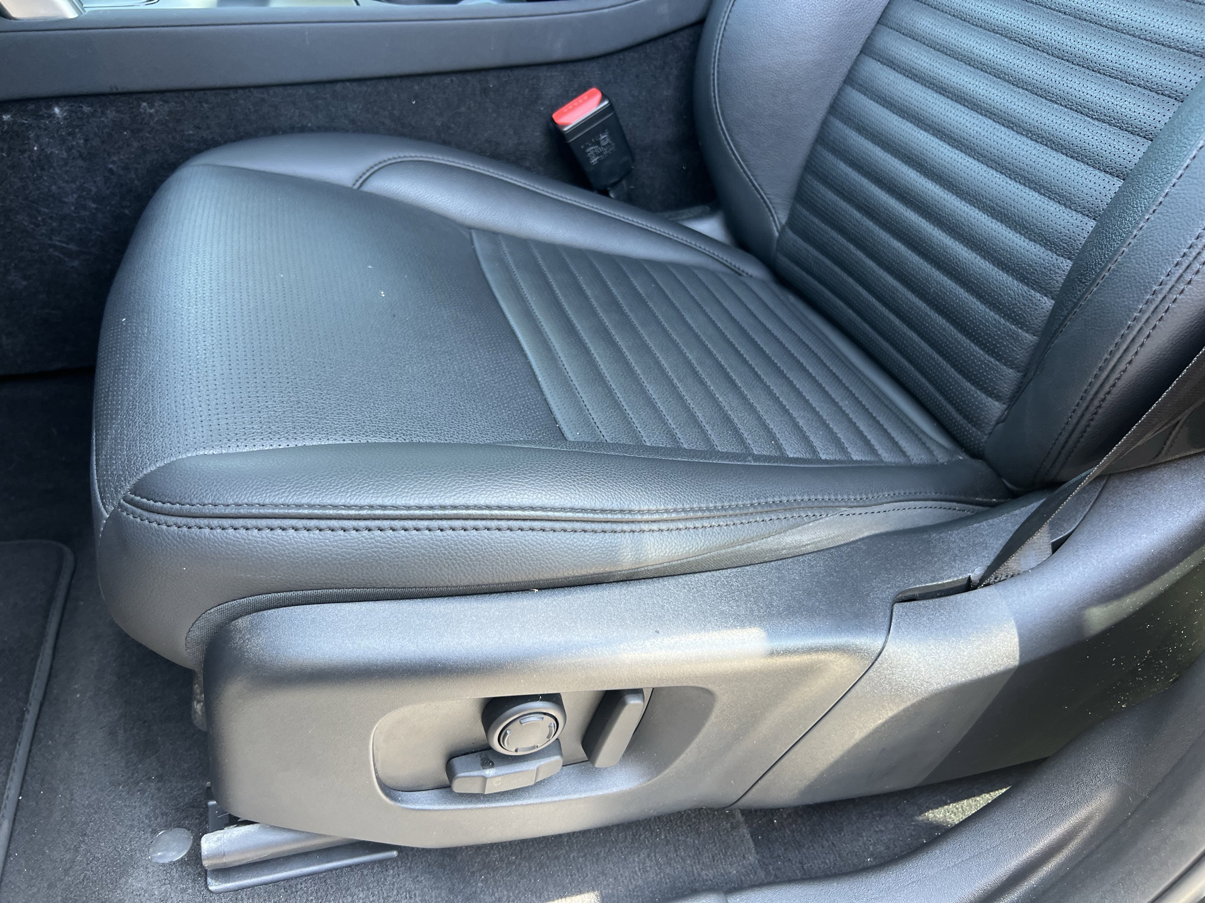 Certified 2025 Land Rover Discovery Sport S AWD/4WD image 16