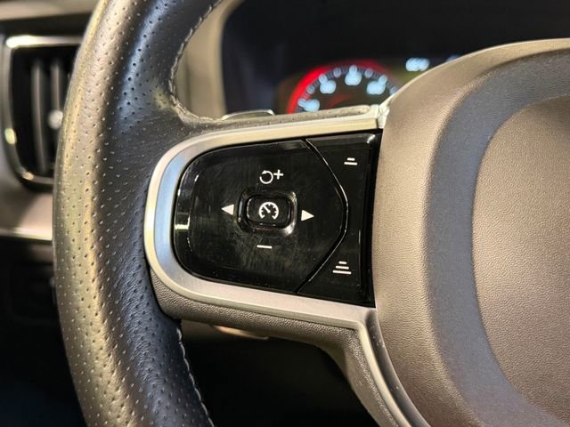 Used 2018 Volvo XC60 T6 R-Design w/ Convenience Package AWD/4WD image 25