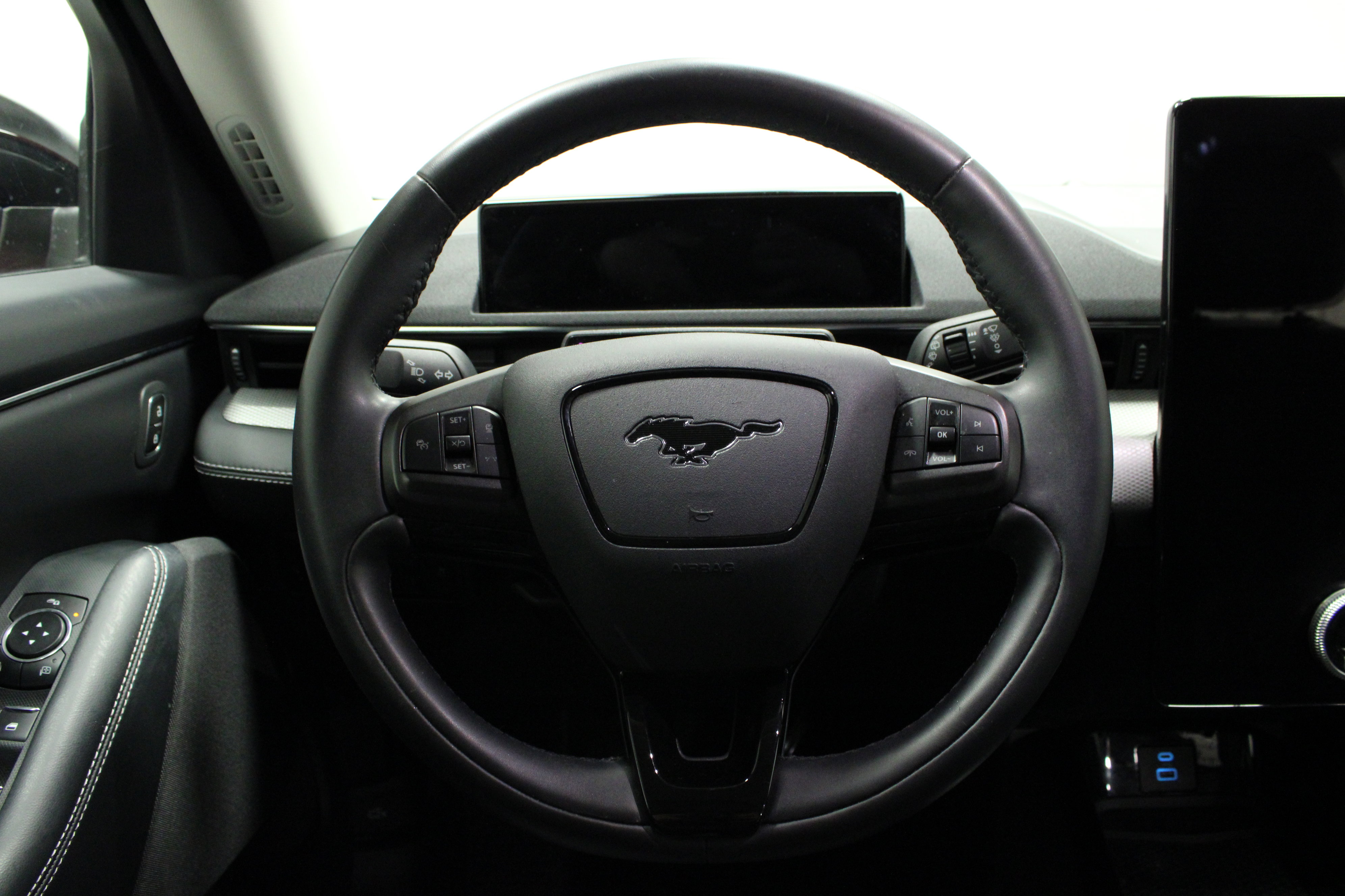 Used 2023 Ford Mustang Mach-E Select image 20