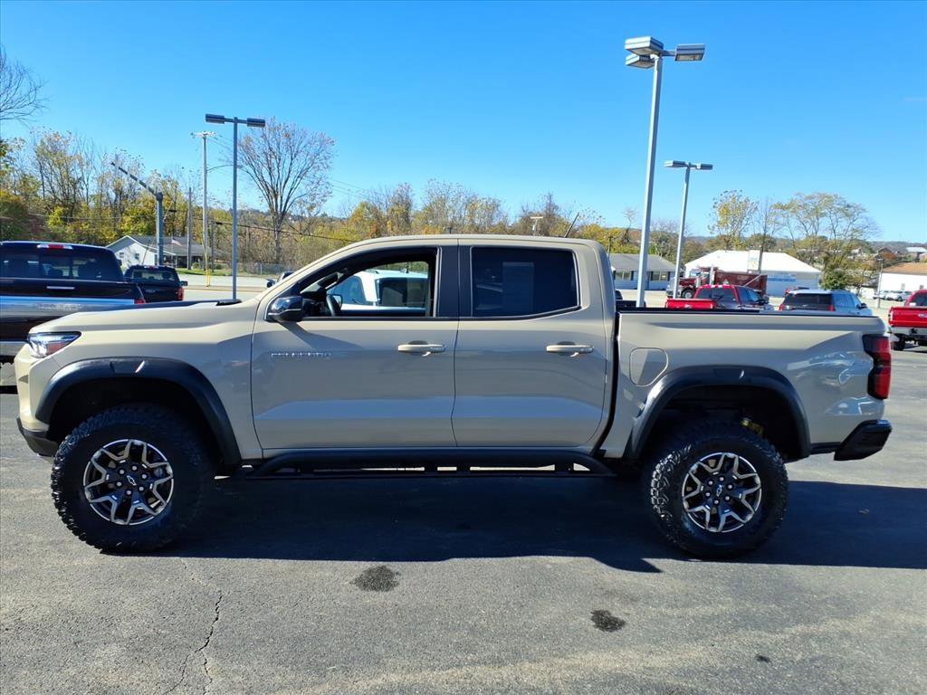 Used 2024 Chevrolet Colorado ZR2 w/ ZR2 Convenience Package III image 2
