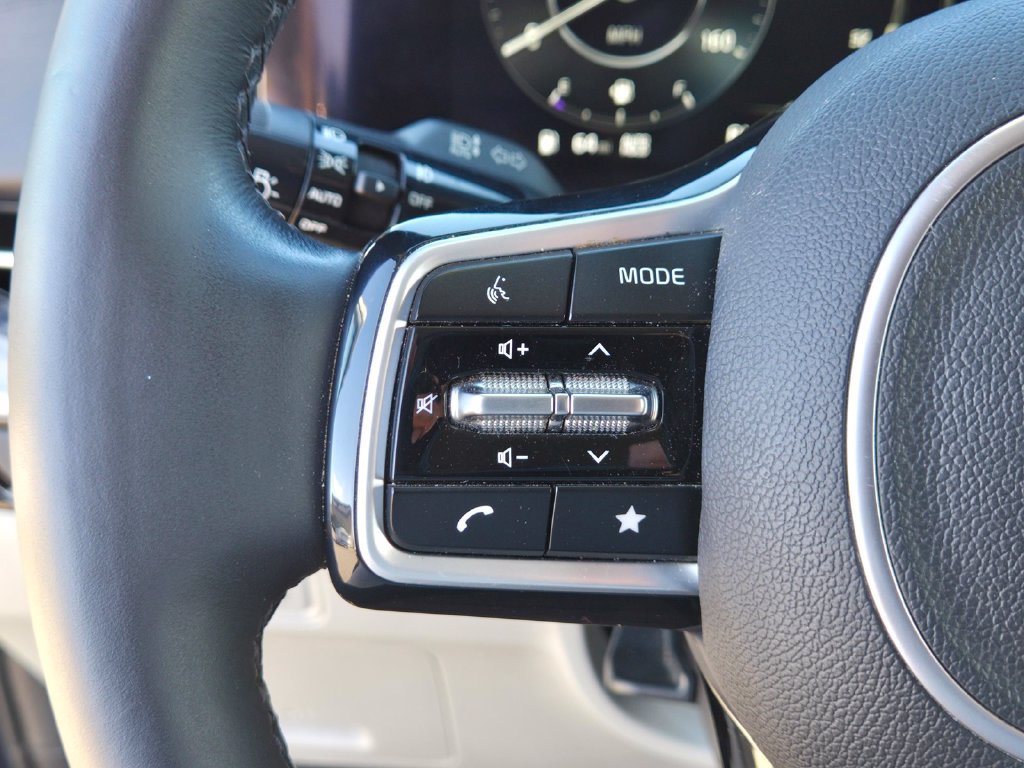 Used 2022 Kia Carnival SX Prestige FWD image 18