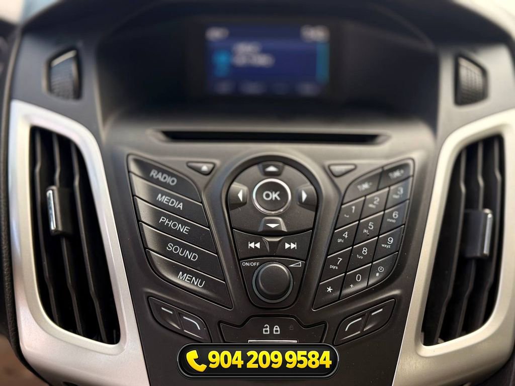 Used 2014 Ford Focus SE FWD image 18
