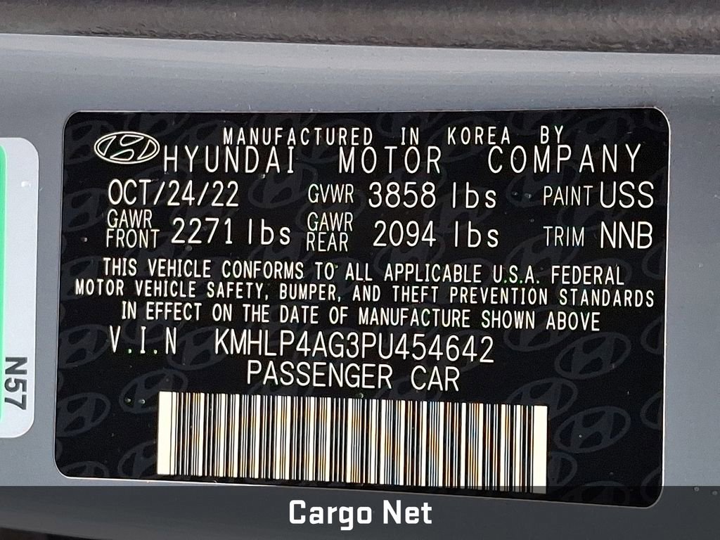 Used 2023 Hyundai Elantra Limited w/ Preferred Accessory Package image 21