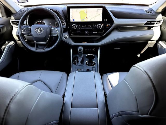 Certified 2025 Toyota Highlander XLE AWD/4WD image 30
