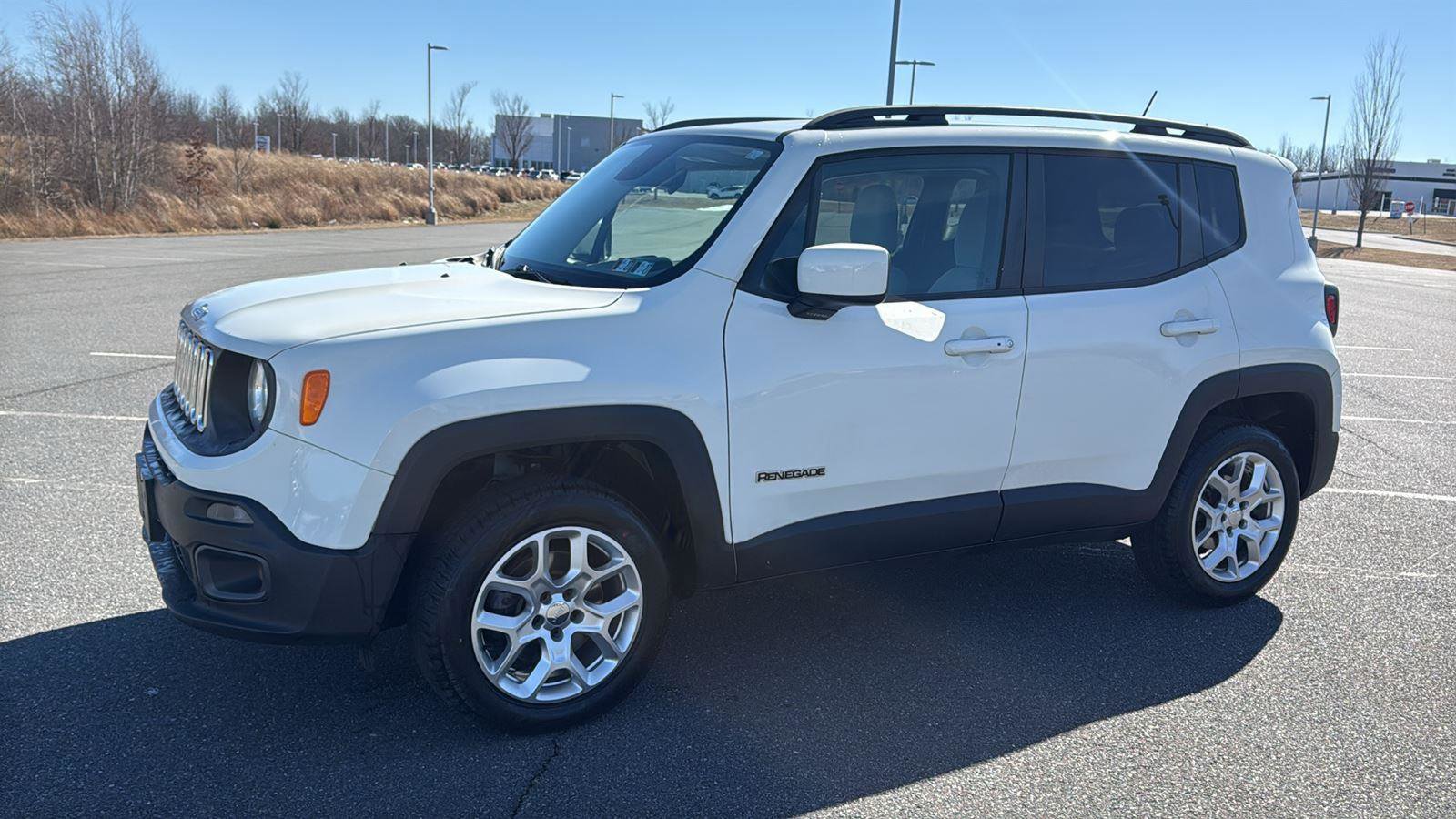 Used 2015 Jeep Renegade Latitude w/ Cold Weather Group image 14
