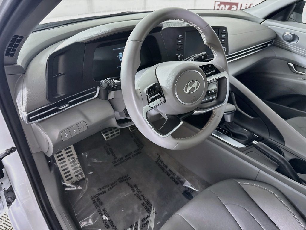 Certified 2025 Hyundai Elantra Sport FWD image 18