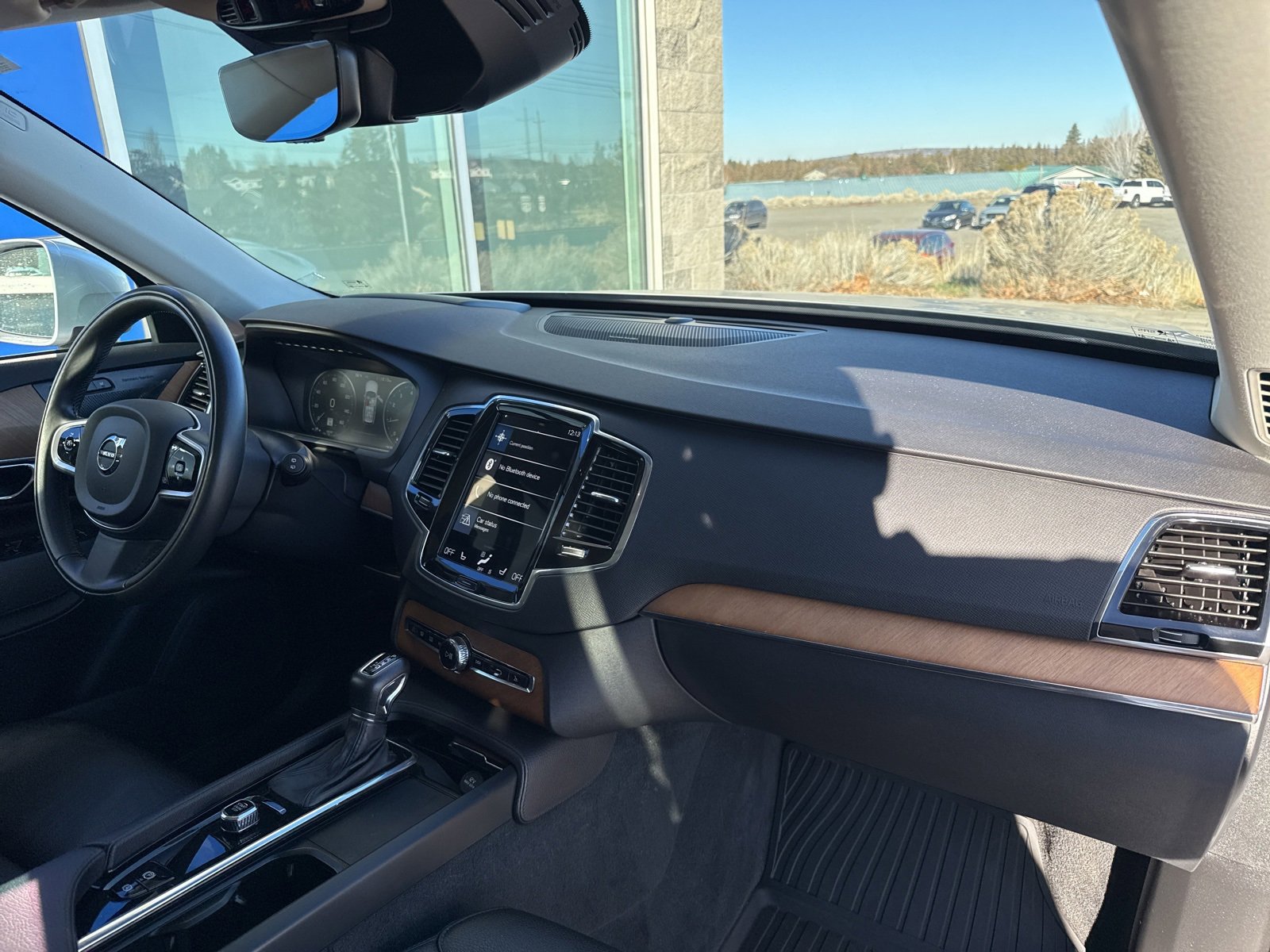 Used 2022 Volvo XC90 T6 Momentum w/ Advanced Package image 12