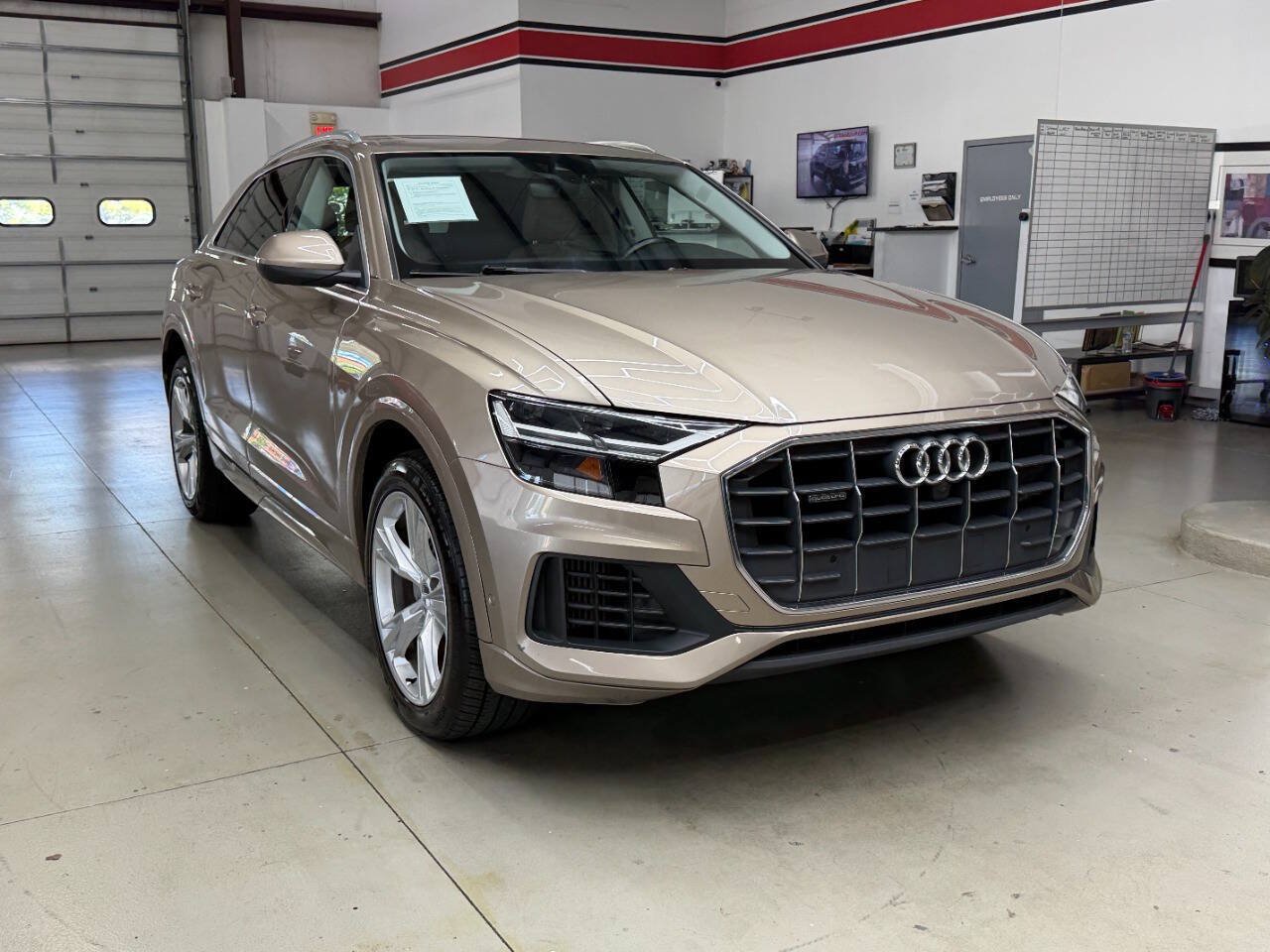 Used 2019 Audi Q8 Premium Plus w/ Premium Plus AWD/4WD image 1
