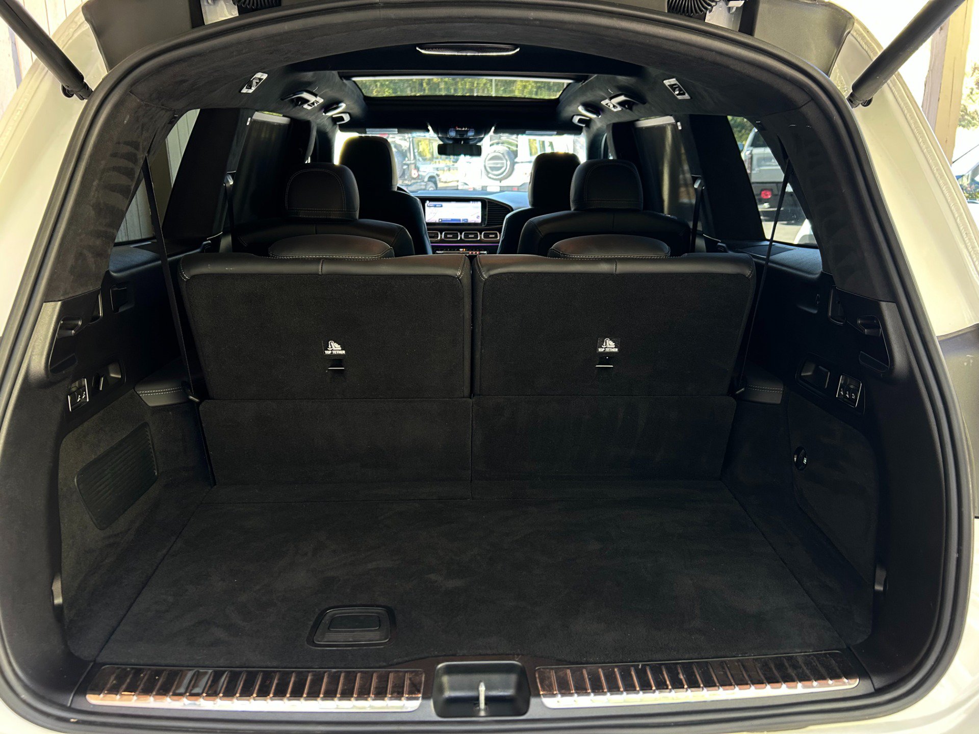 Used 2024 Mercedes-Benz GLS 63 AMG 4MATIC image 34