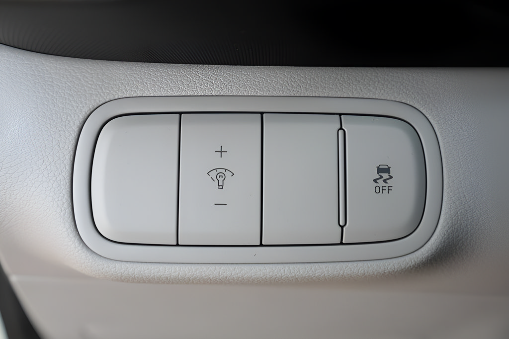 New 2026 Hyundai Venue SEL FWD image 23