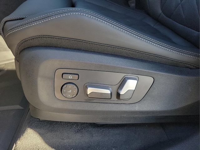 Certified 2025 BMW X5 xDrive50e w/ Premium Package AWD/4WD image 20