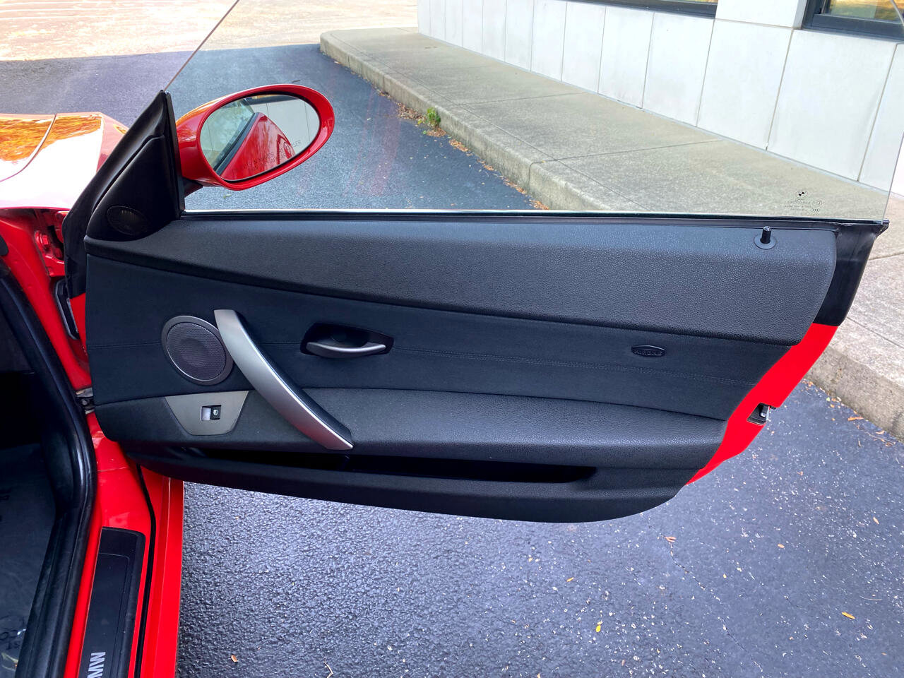 Used 2004 BMW Z4 2.5i image 26