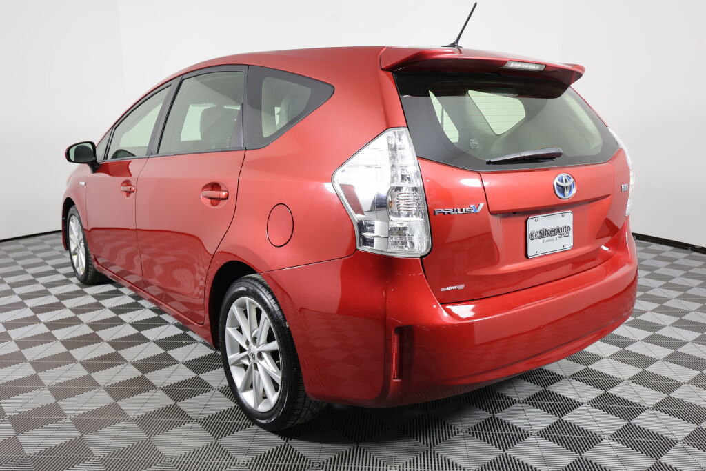 Used 2014 Toyota Prius V Three image 4