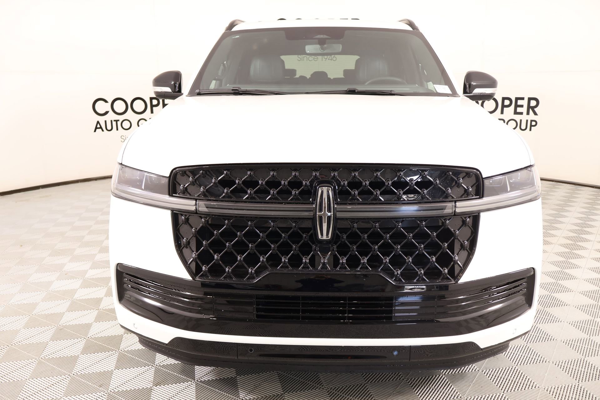 New 2026 Lincoln Navigator Reserve w/ Jet Appearance Package image 9