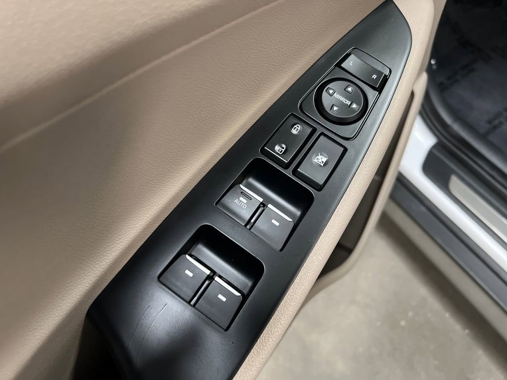 Used 2020 Hyundai Tucson Limited FWD image 13