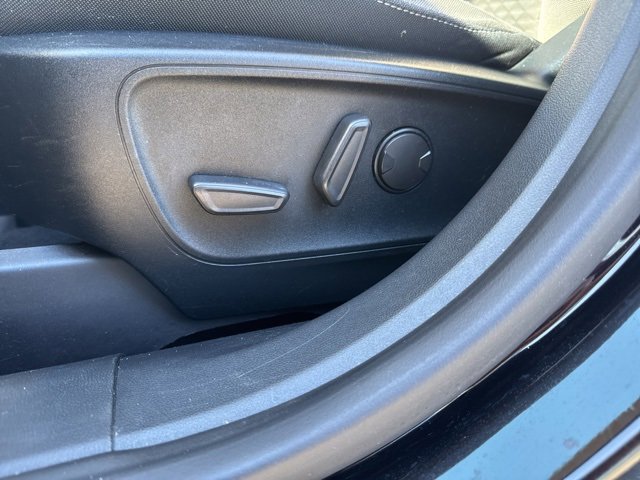 Used 2020 Ford Escape SE image 22