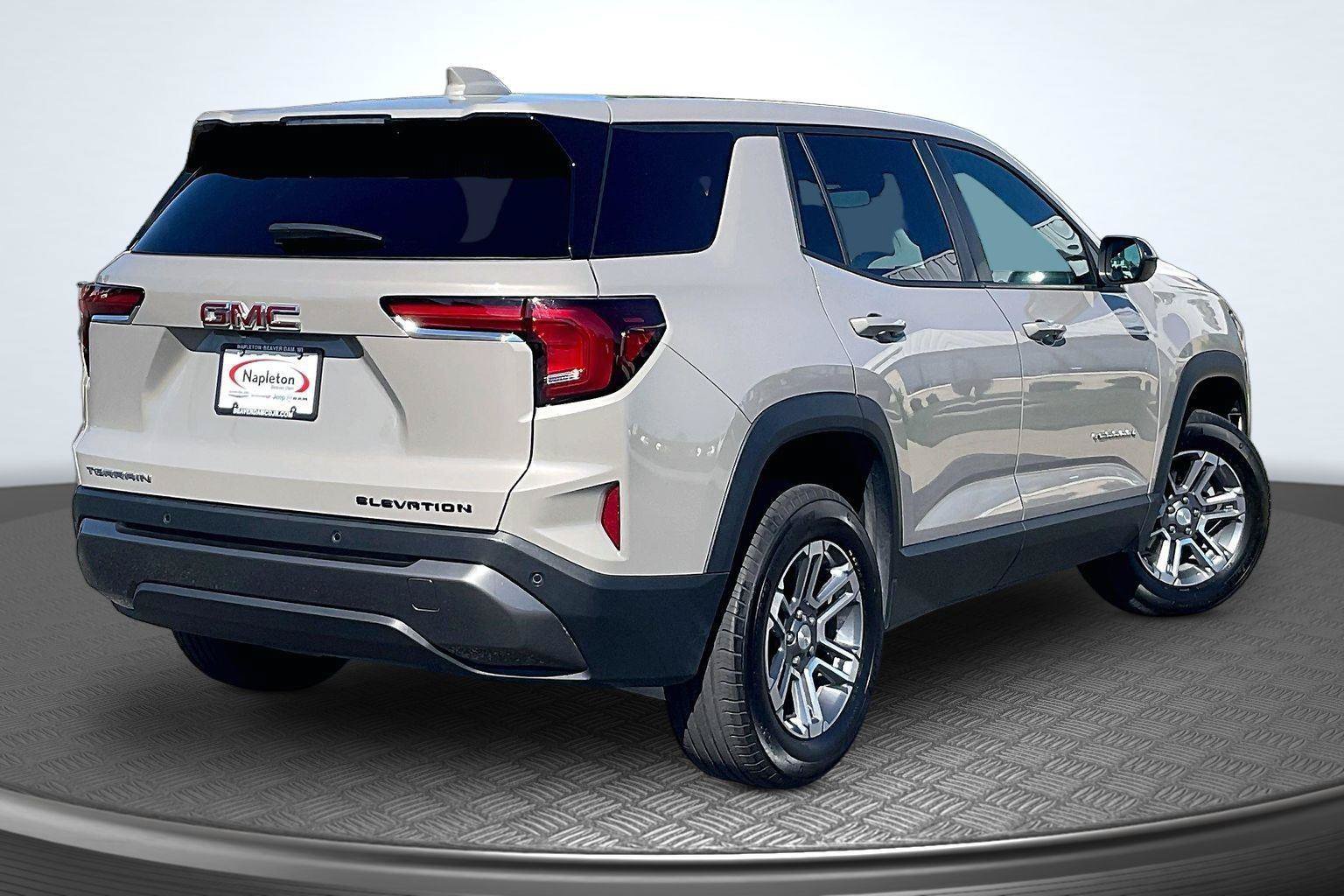 Used 2026 GMC Terrain Elevation FWD image 2