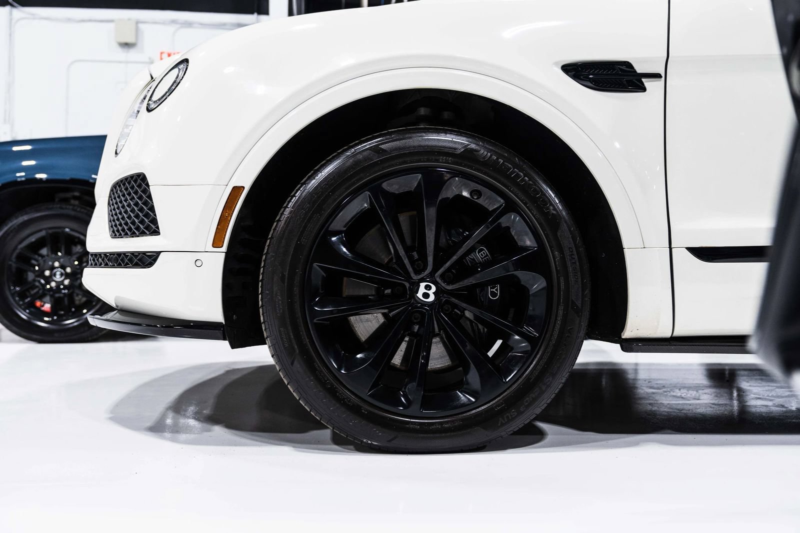 Used 2019 Bentley Bentayga AWD/4WD image 8