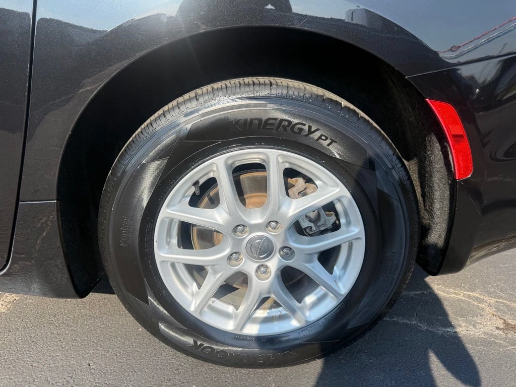 Used 2020 Chrysler Pacifica Touring w/ Advanced Safetytec Group FWD image 30