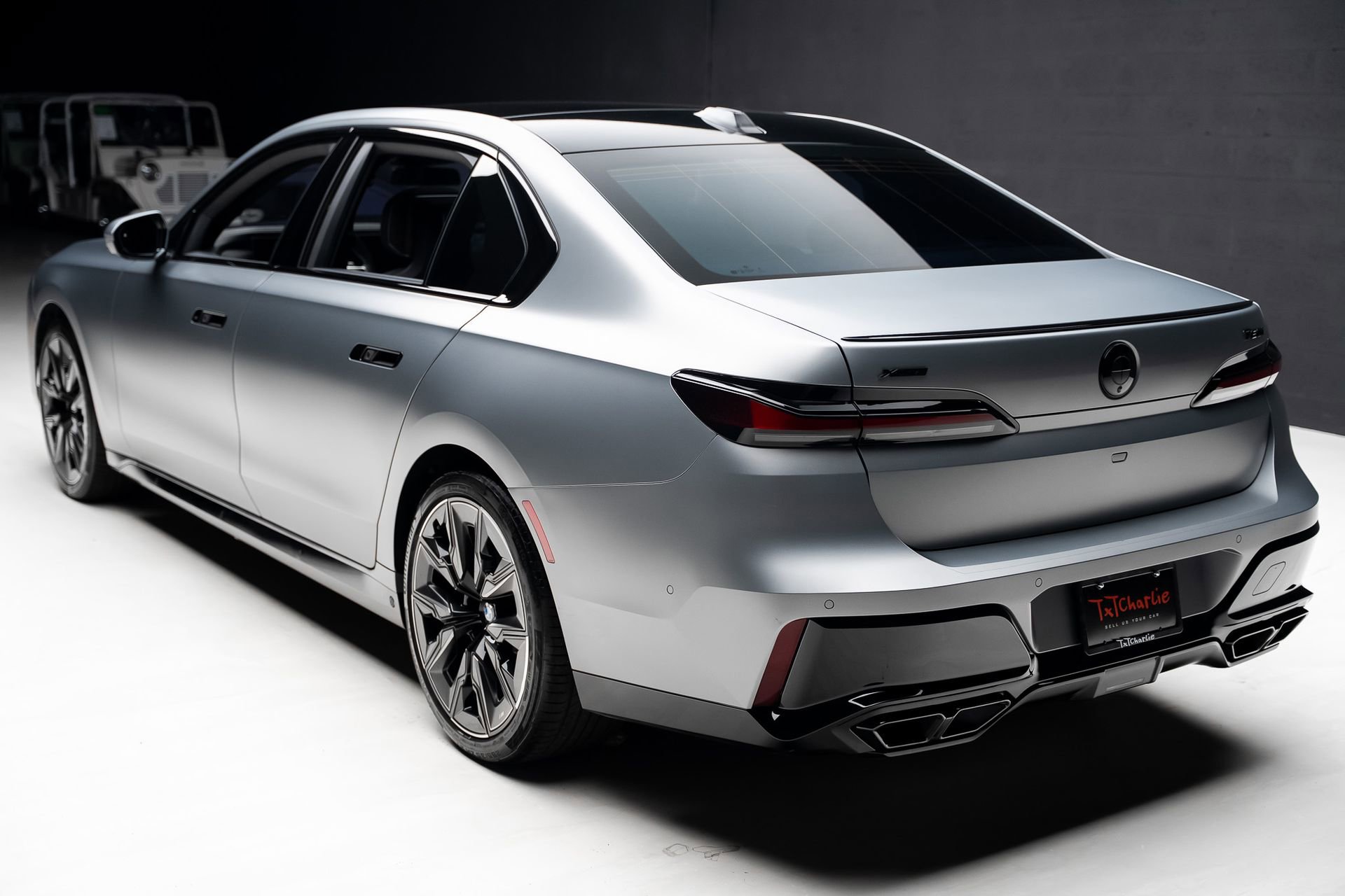 Used 2023 BMW 760i xDrive w/ Executive Package image 24