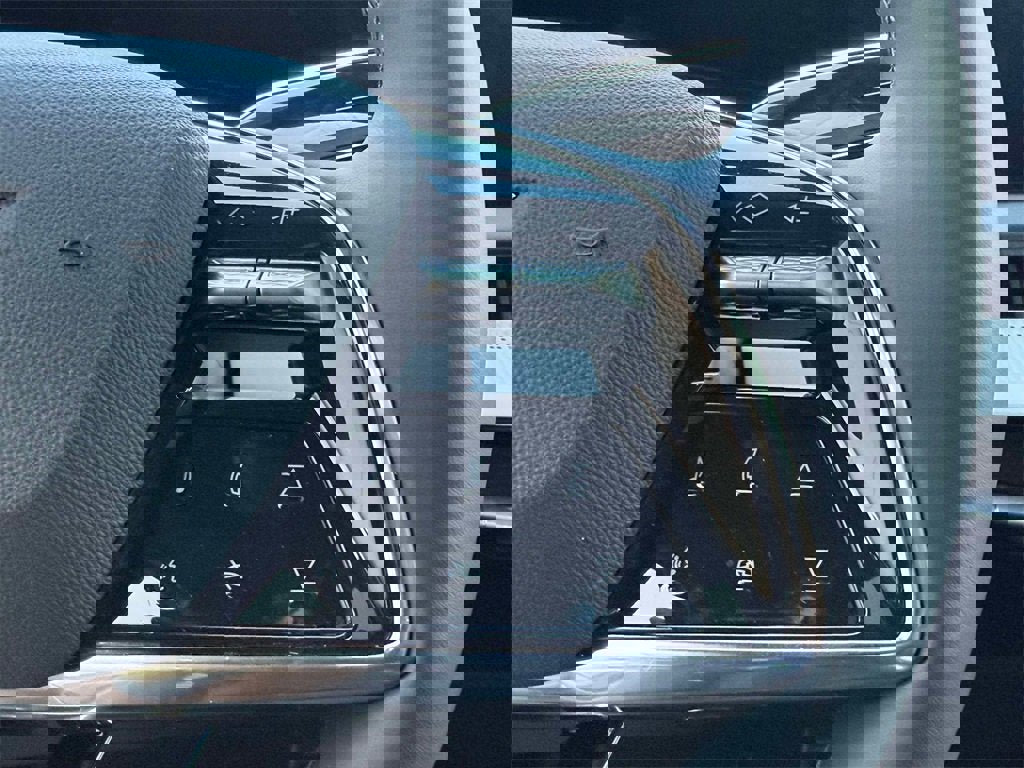 New 2025 Cadillac Optiq Sport 2 w/ LPO, ONYX Package image 16