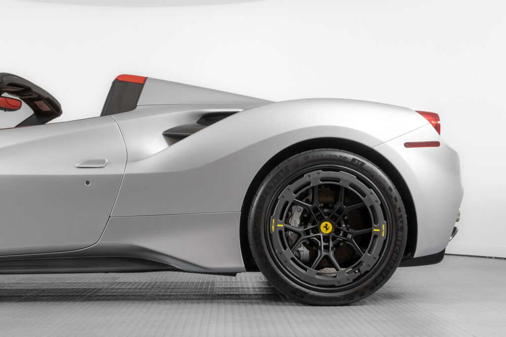 Used 2018 Ferrari 488 Spider image 14