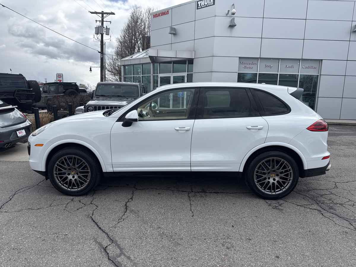 Used 2017 Porsche Cayenne image 9