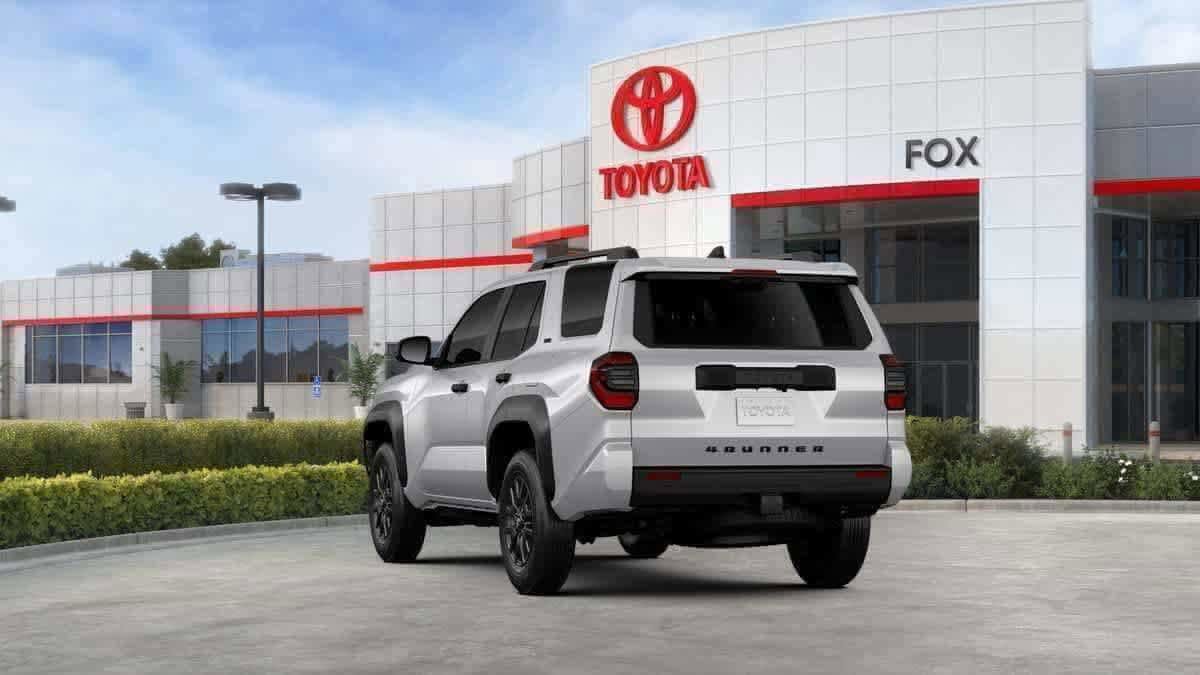 New 2026 Toyota 4Runner SR5 AWD/4WD image 7