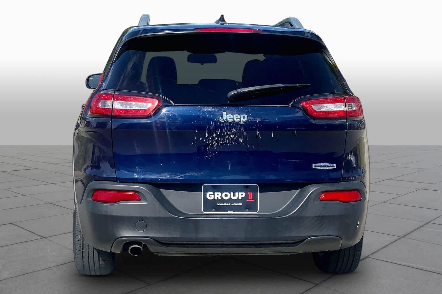 Used 2015 Jeep Cherokee Latitude FWD image 5