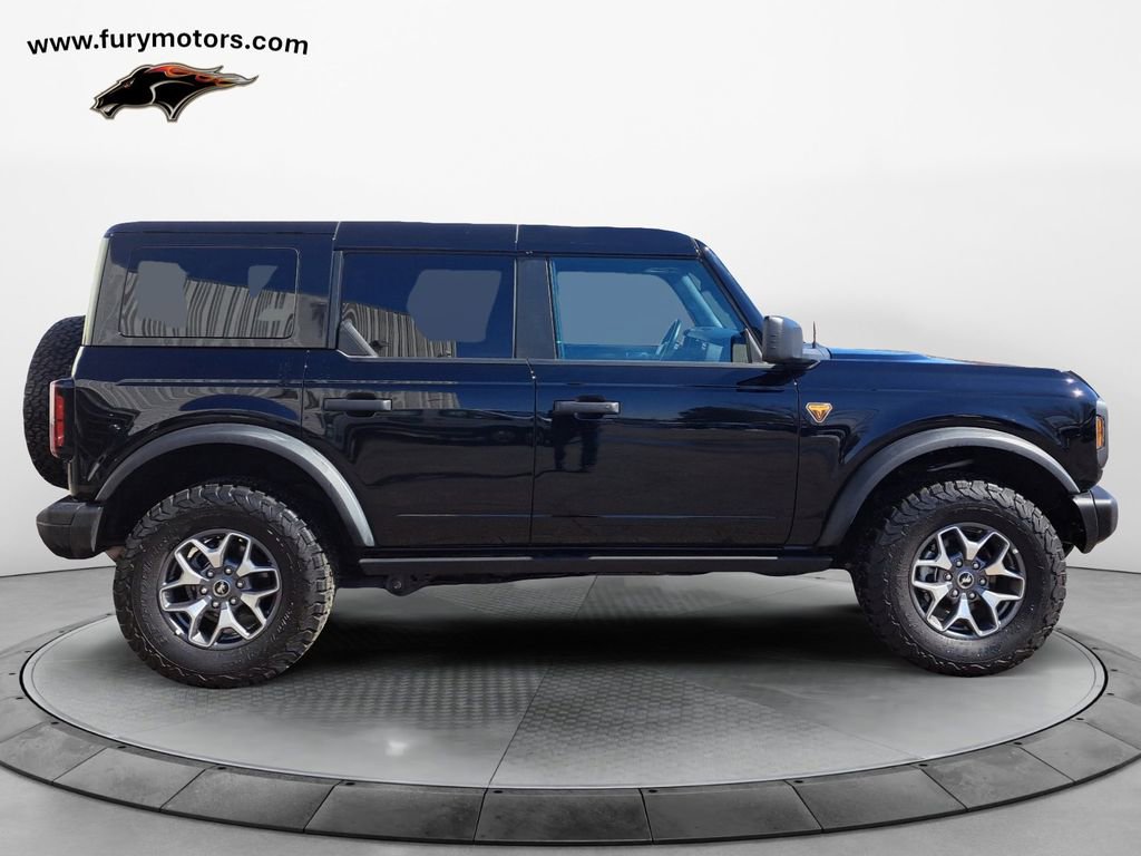Used 2025 Ford Bronco Badlands image 2