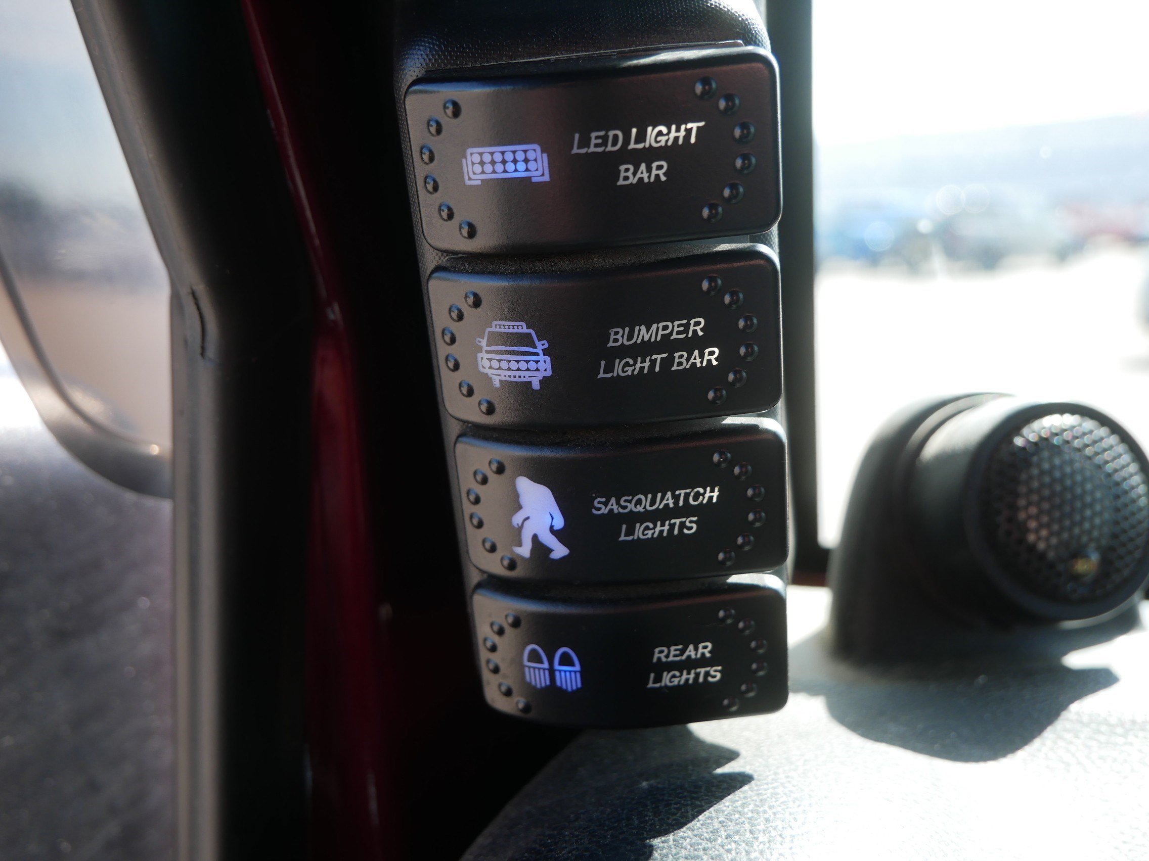 Used 2012 Jeep Wrangler Unlimited Sahara AWD/4WD image 21