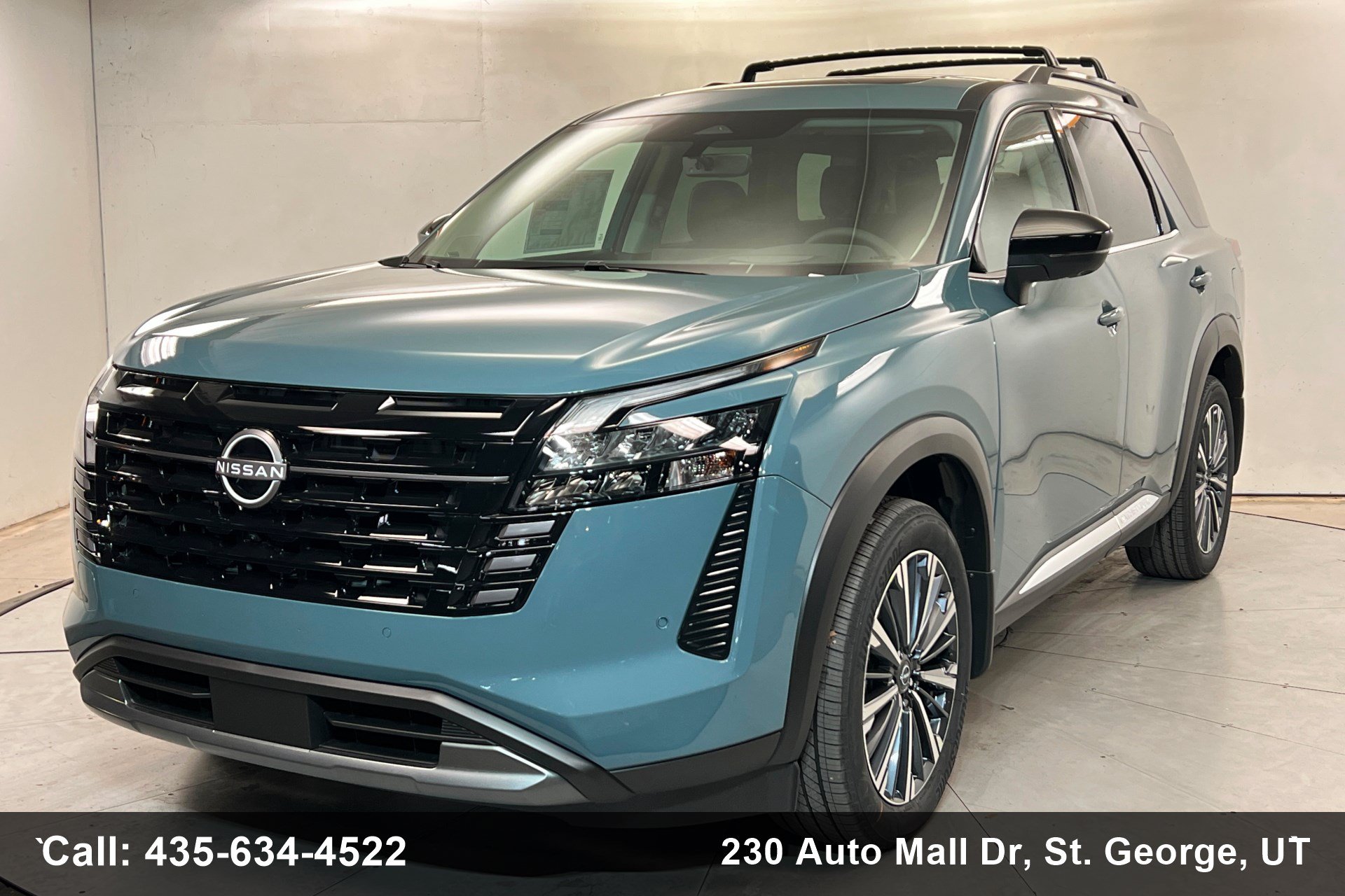 New 2026 Nissan Pathfinder Platinum AWD/4WD image 1