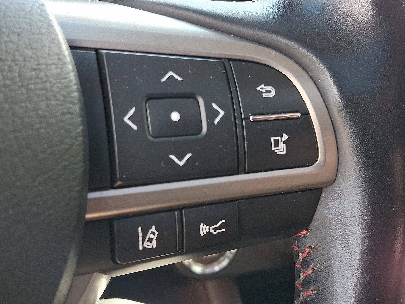 Used 2018 Lexus RX 350L Luxury w/ Accessory Package AWD/4WD image 22