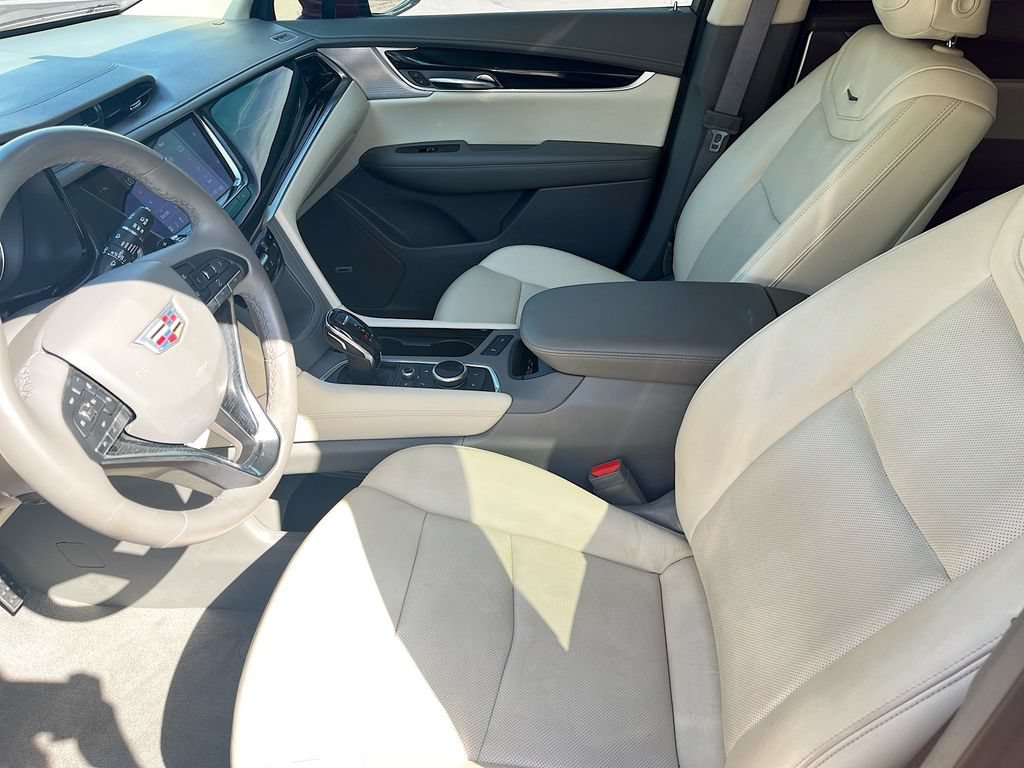 Used 2025 Cadillac XT6 Premium Luxury FWD image 22