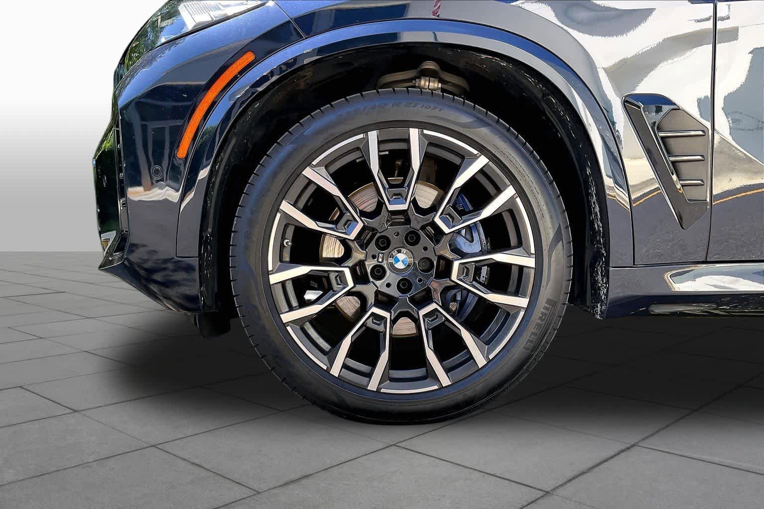 Used 2024 BMW X5 xDrive40i w/ M Sport Package AWD/4WD image 10